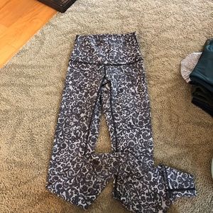 Lululemon Size 4 Luxtreme Printed Leggings Great!
